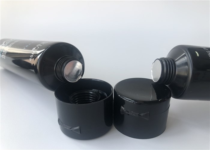 Black Tube Packaging Glossy MDPE 2 Color Silk Screen Printing 45ml ISO9001 Certification